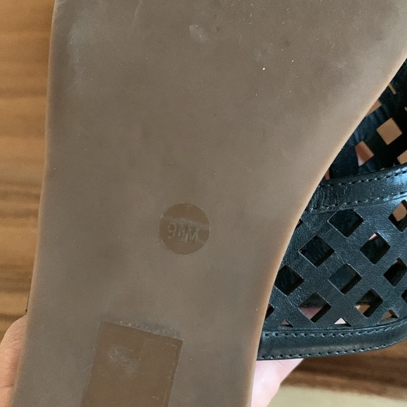 Tory Burch Black Thatched Logo Thong/Sandal SZ 9.5 - Picture 6 of 6